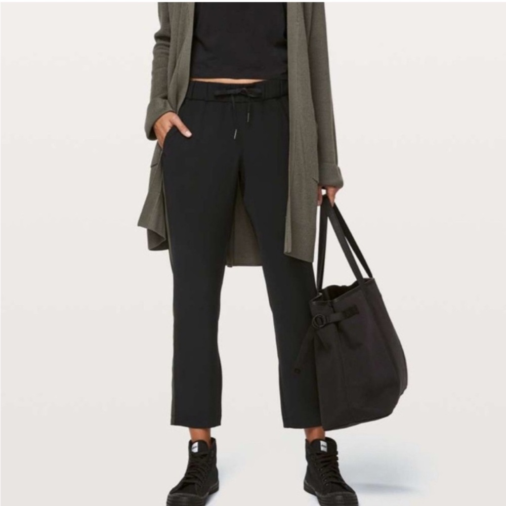 Lululemon on the fly pants size 4